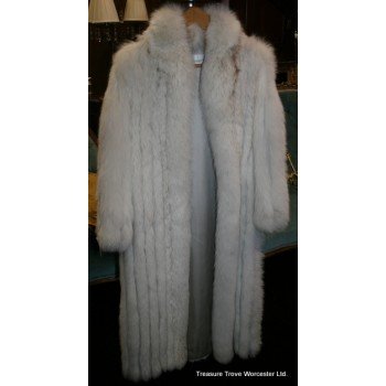 Ladies Pale Silver Fox Fur Coat