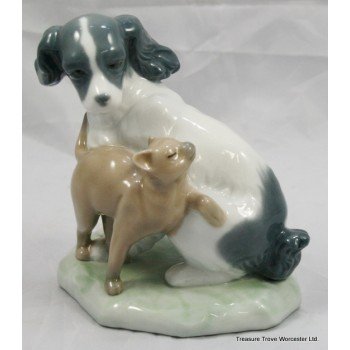 Nao Figurine "Dog & Cat in Harmony"