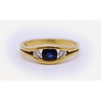 Three Stone Sapphire & Diamond 18ct Gold Ring