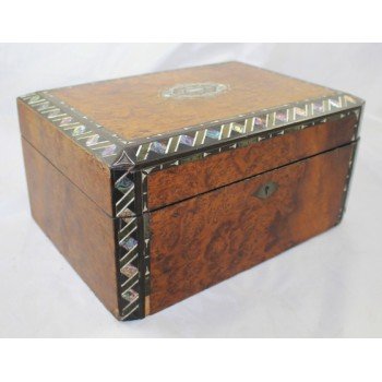 Victorian Inlaid Amboyna Mother of Pearl Sewing Box